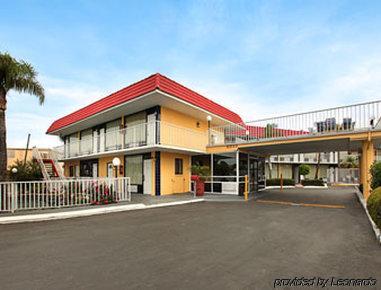 Express Inn & Suites Clearwater Pinellas Park Esterno foto