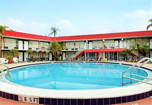 Express Inn & Suites Clearwater Pinellas Park Esterno foto