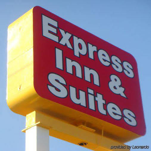 Express Inn & Suites Clearwater Pinellas Park Esterno foto