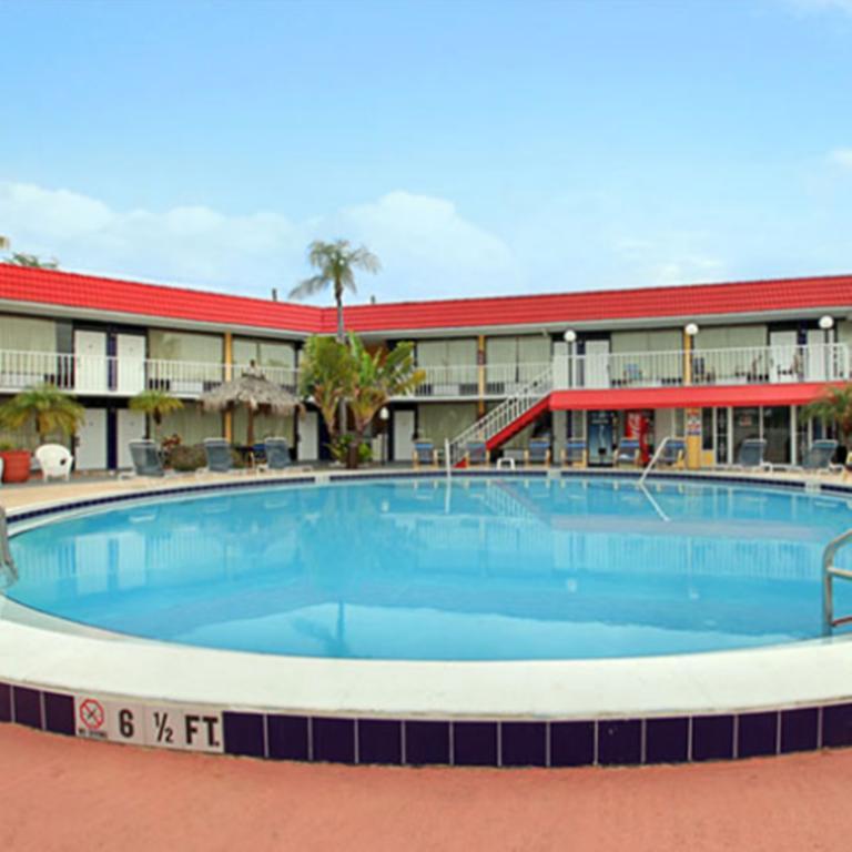 Express Inn & Suites Clearwater Pinellas Park Esterno foto
