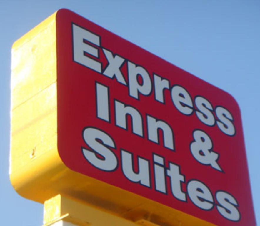 Express Inn & Suites Clearwater Pinellas Park Esterno foto
