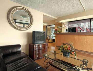 Express Inn & Suites Clearwater Pinellas Park Esterno foto